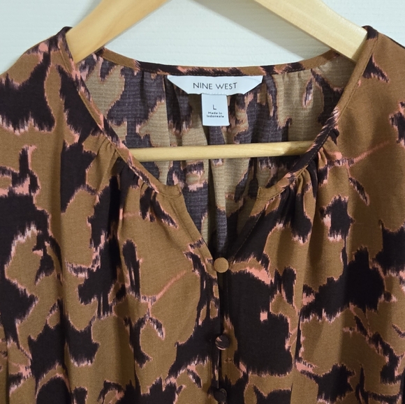 Nine West Brown Abstract Blouse size large - Picture 5 of 7